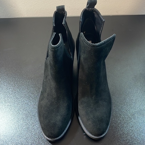 NIB $129R. Steve Madden Sharini Black Suede Bootie. Size 9 - Picture 14 of 15